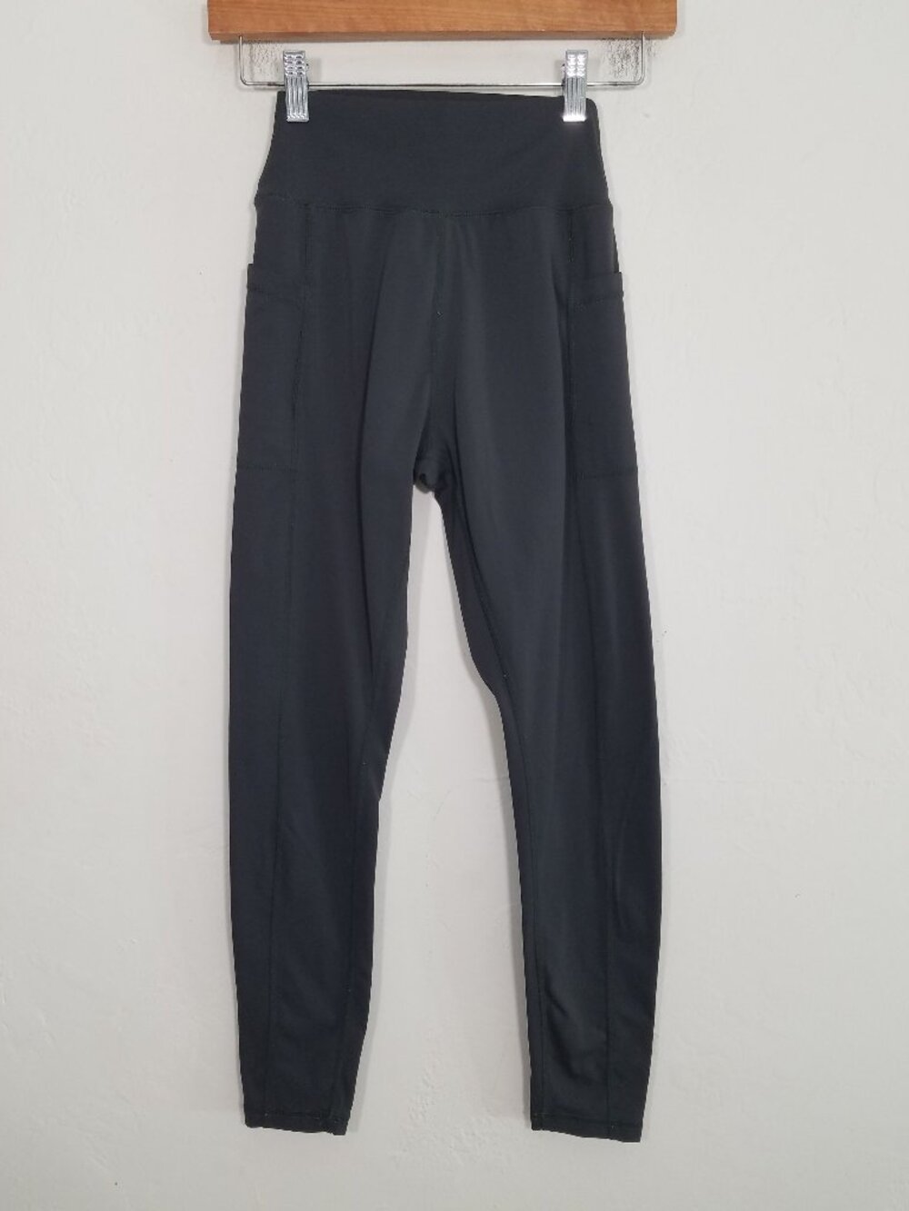 Meshki High Waist Legging with Pockets Size S